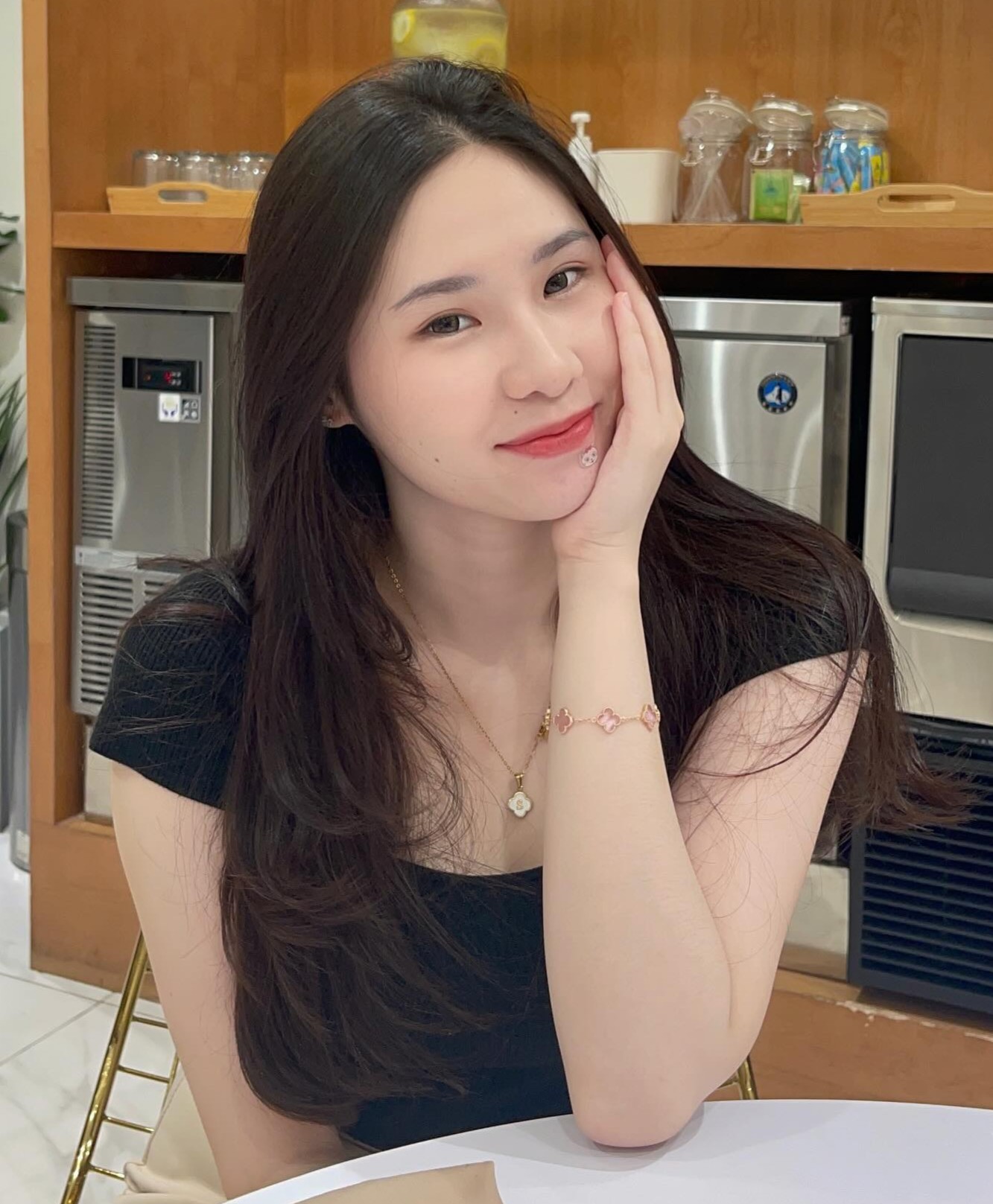 Admin Jesslyn